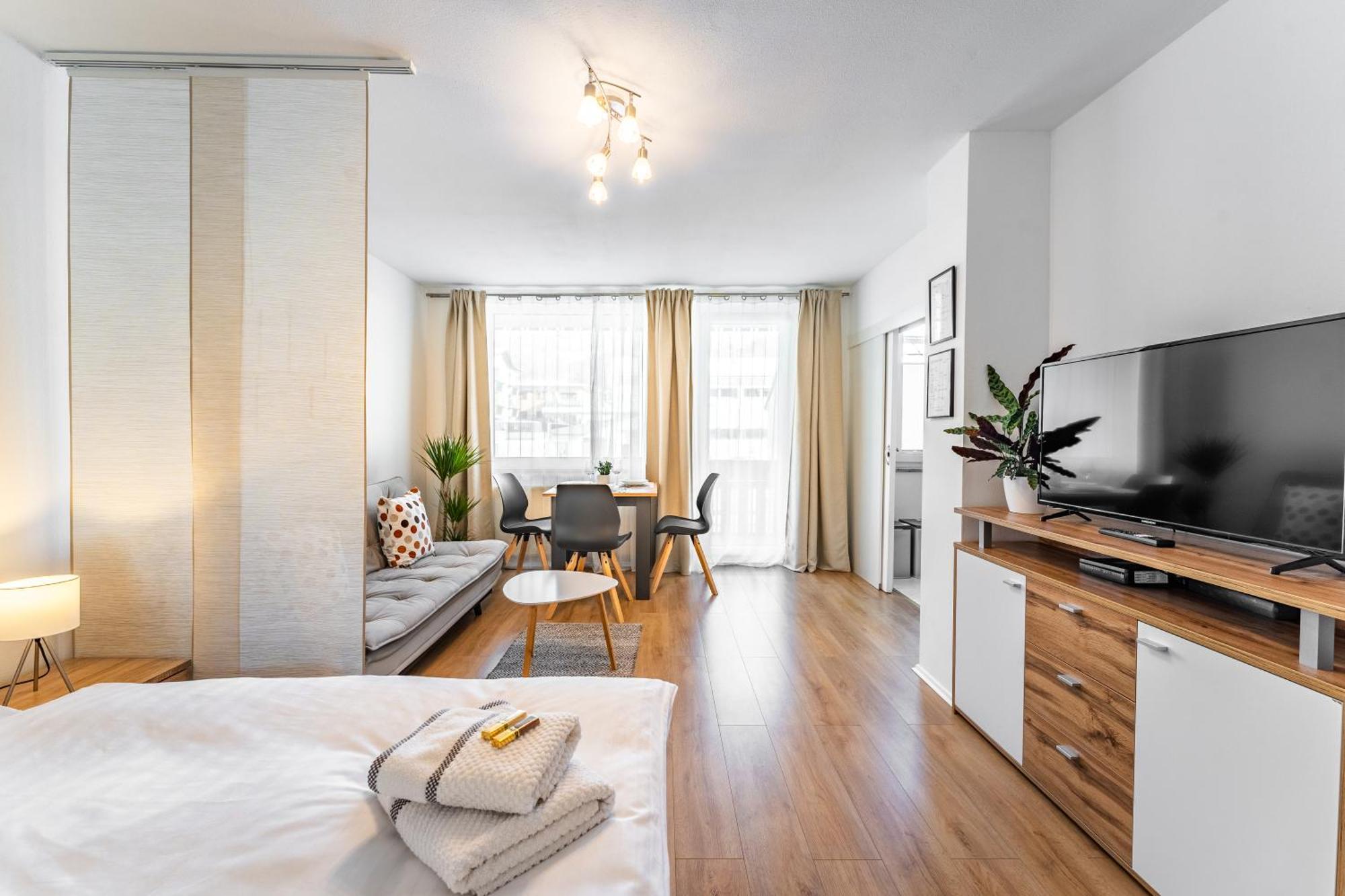 Billys Zentrum, Renoviert, Garage, Netflix