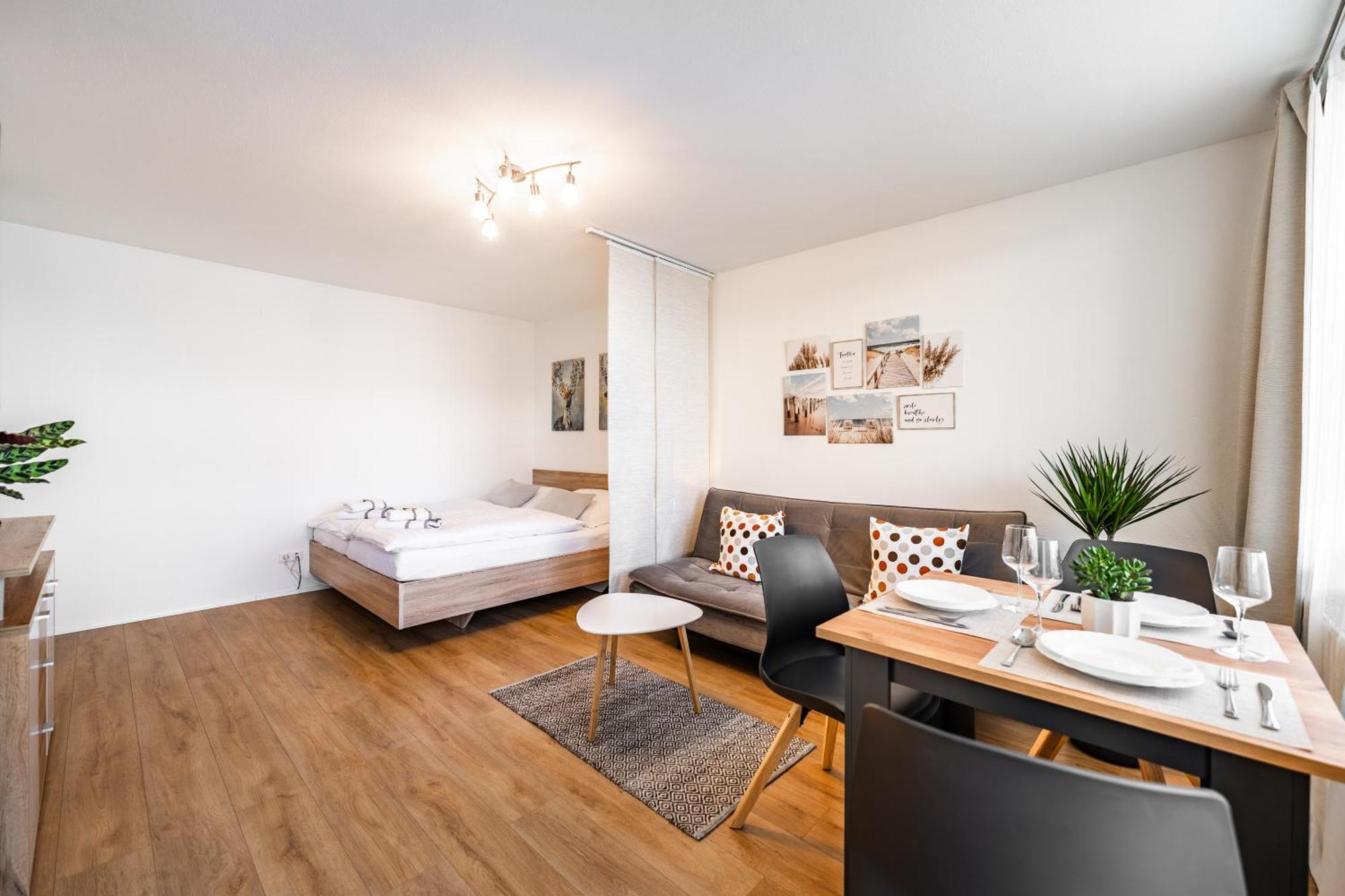 Billys Zentrum, Renoviert, Garage, Netflix Apartment *